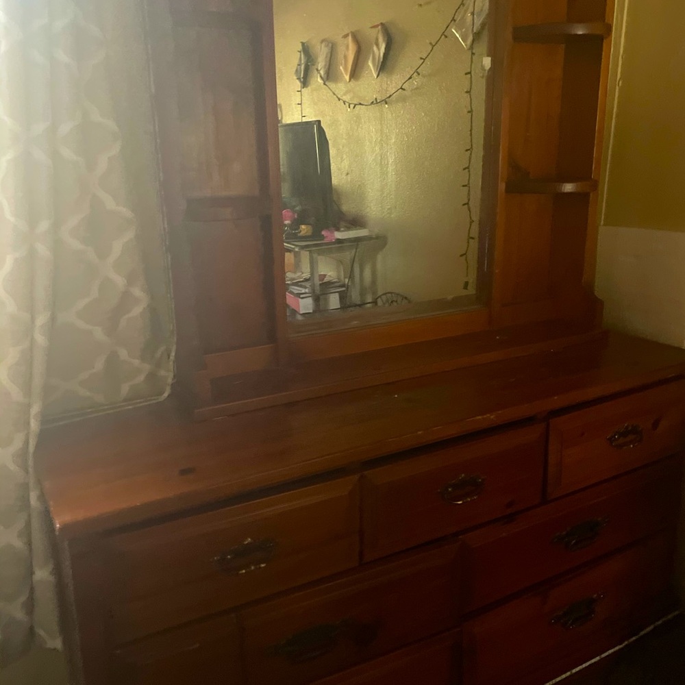 Mirrior dresser